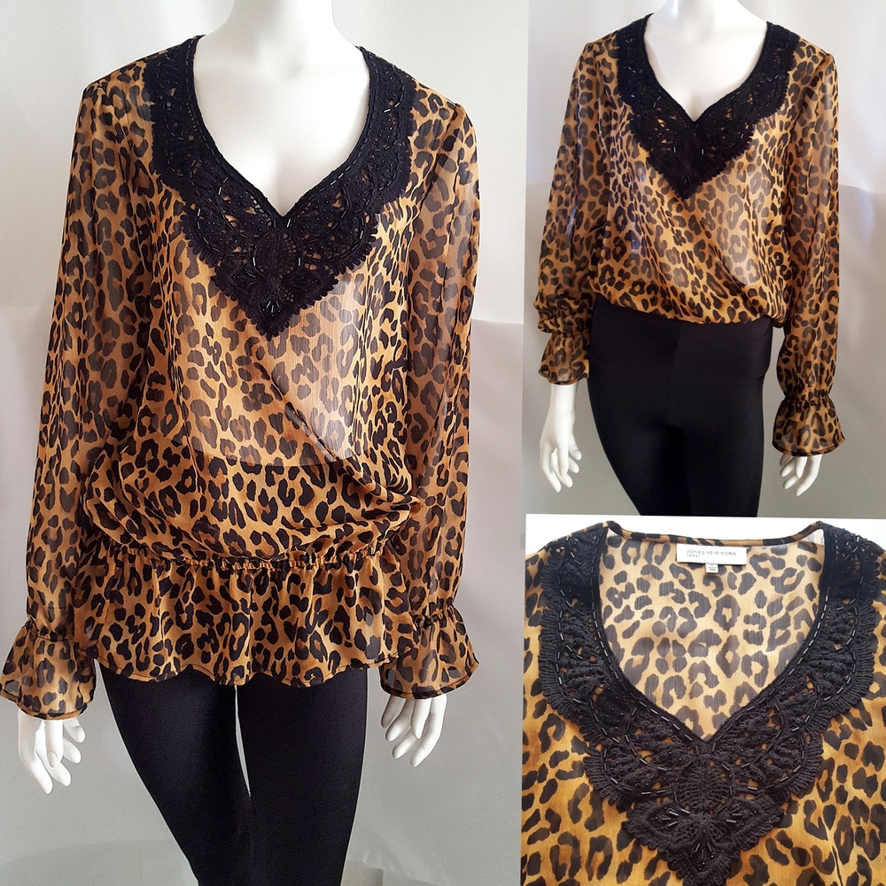 Jones🌾New York Leopard Print Sheer Top| Embellished Neckline